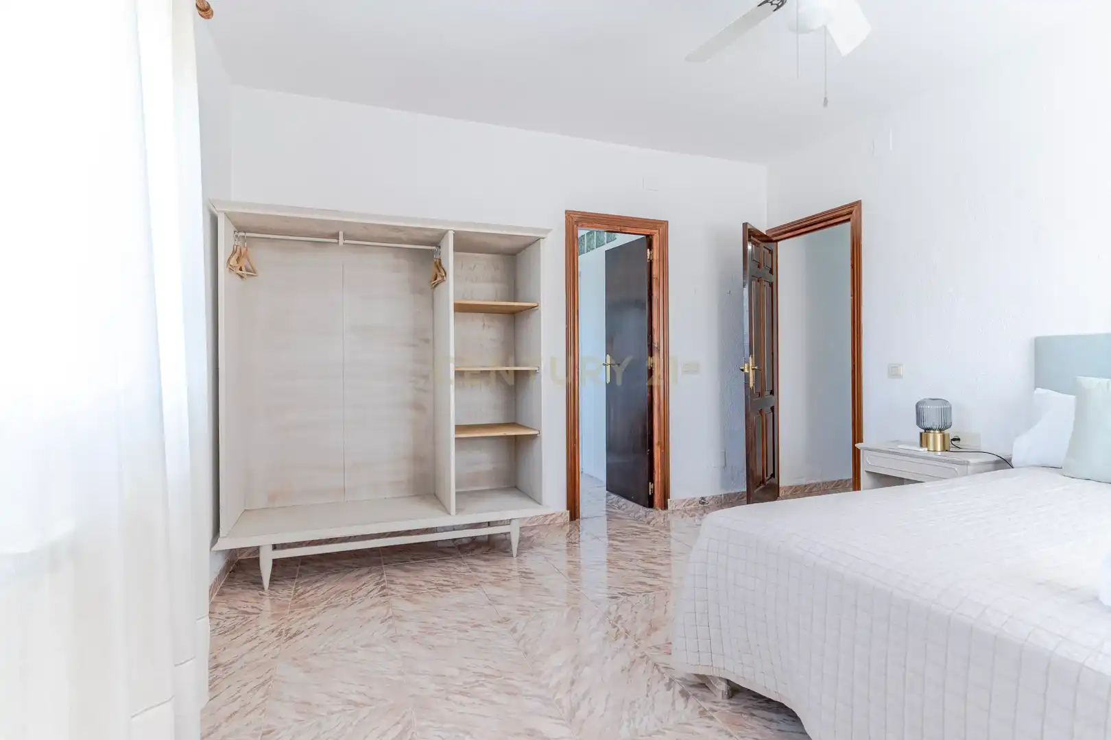 Habitación de Edificio en venta en Gójar