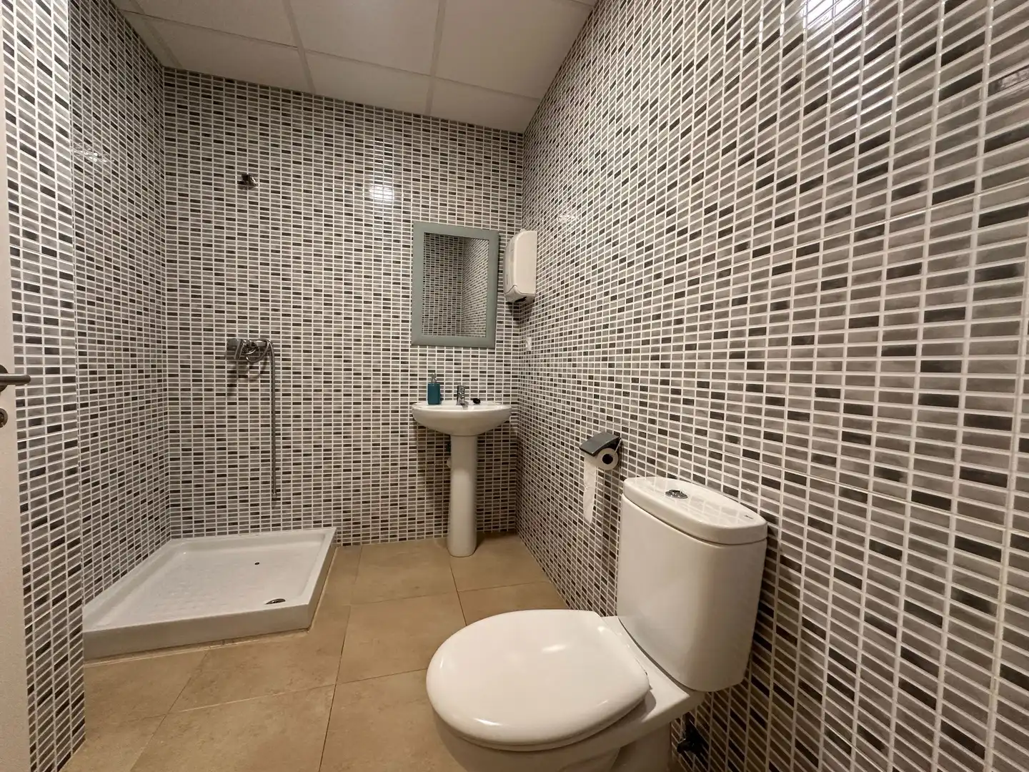 Bathroom of Commercial properties for rent in Ontinyent  with Air Conditioner