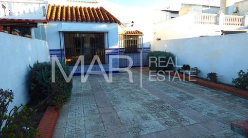 Foto 2 de Casa adosada en venta en San Andrés Golf, Cádiz