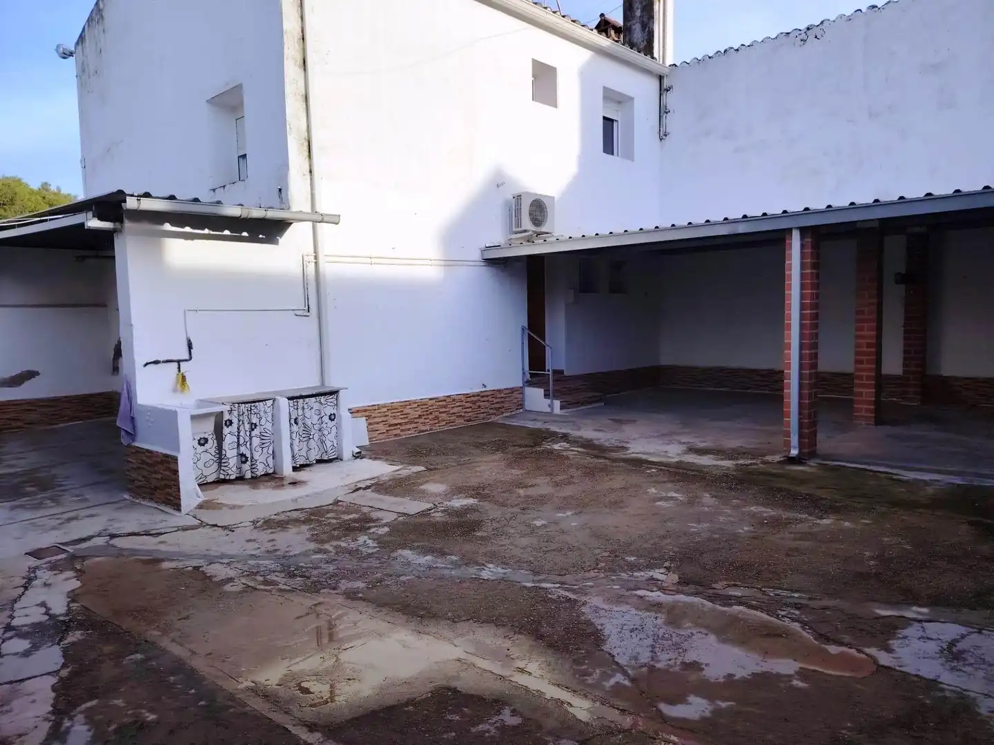 Aparcament de Finca rústica en venda en Domeño, Valencia
