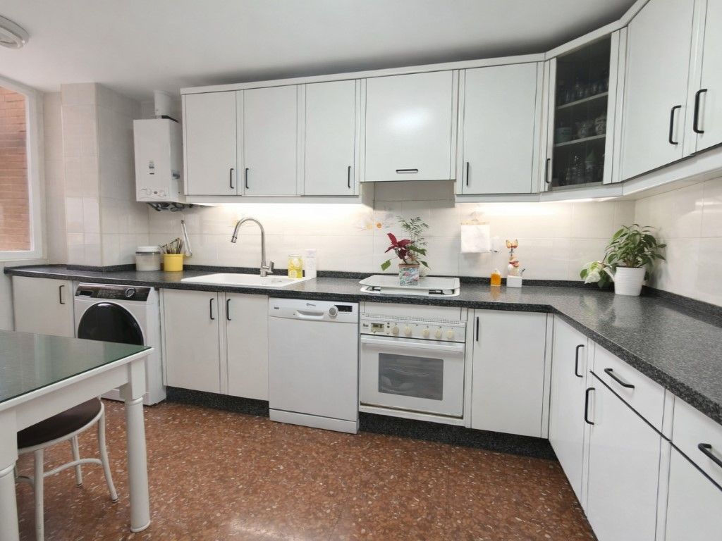 Cocina de Piso en venta en  Córdoba Capital con Terraza