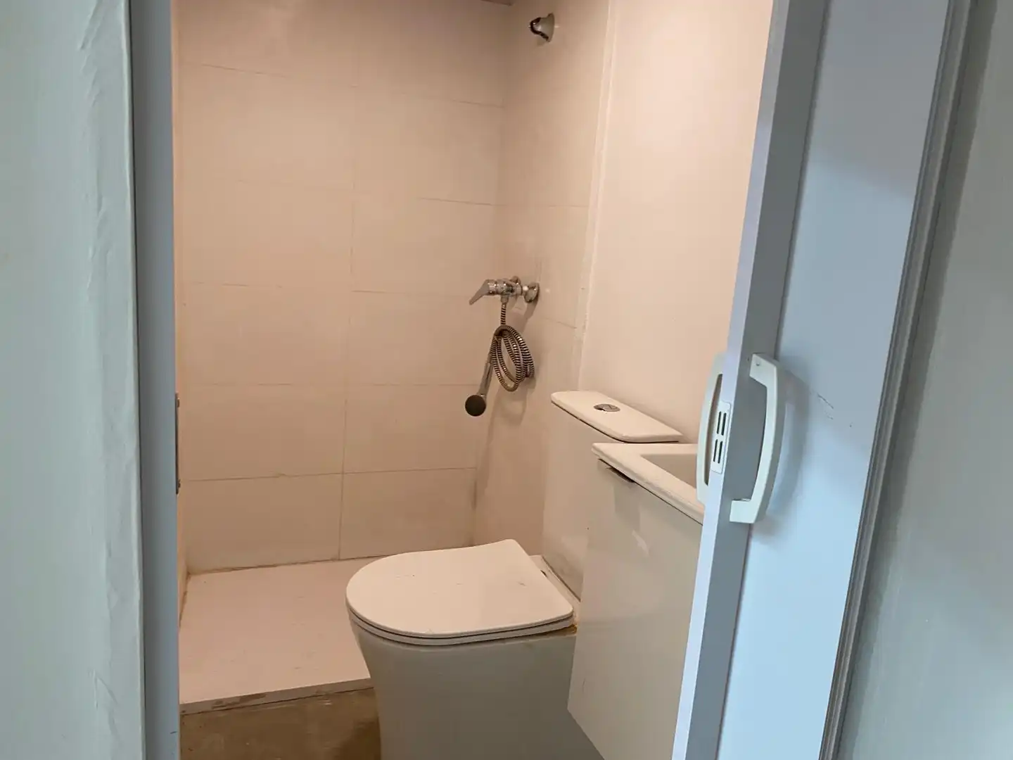 Bathroom of Commercial properties for rent in Igualada
