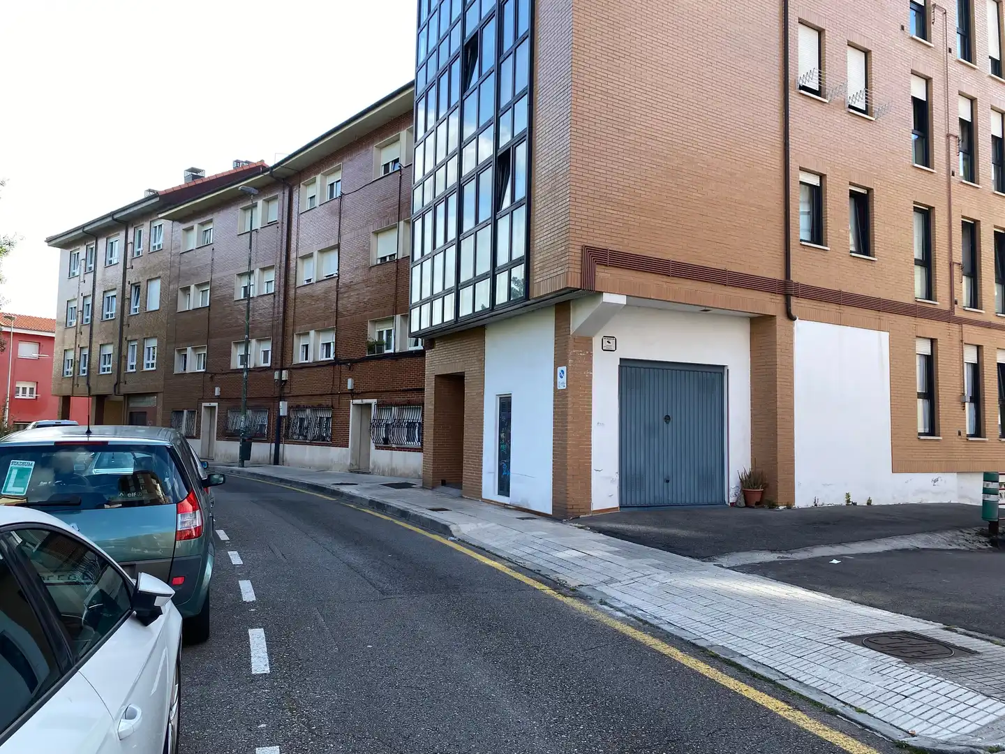 Vista exterior de Pis en venda en Avilés amb Traster i Balcó
