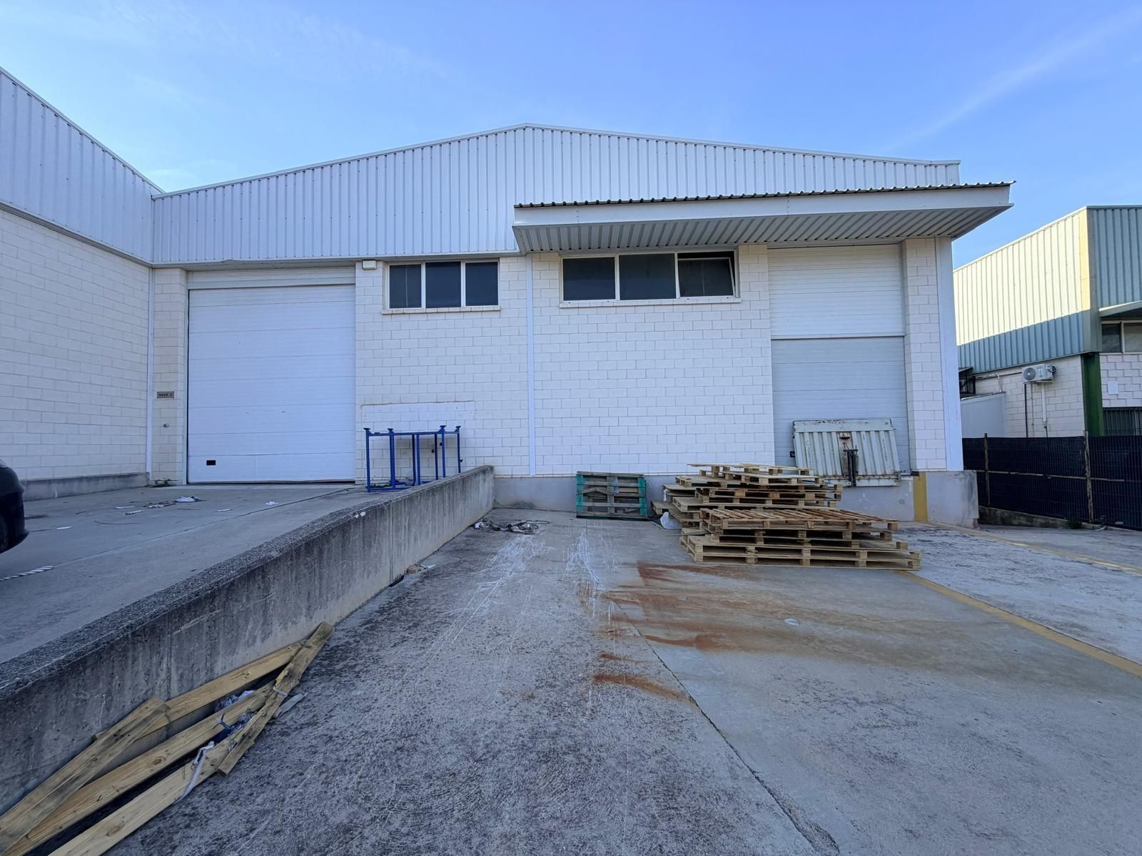 Vista exterior de Nave industrial de alquiler en  Madrid Capital