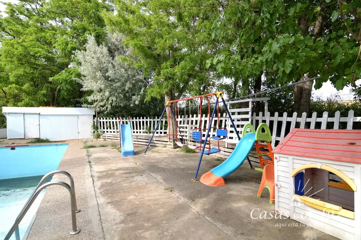 Jardí de Finca rústica en venda en Zaragoza amb Jardí privat i Piscina