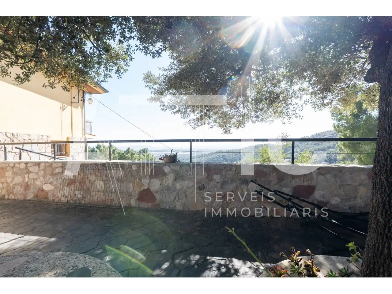 Vista exterior de Casa o xalet en venda en Castellar del Vallès amb Aire condicionat, Calefacció i Terrassa