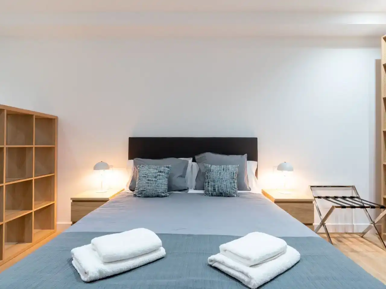 Dormitori de Apartament de lloguer en  Sevilla Capital amb Aire condicionat