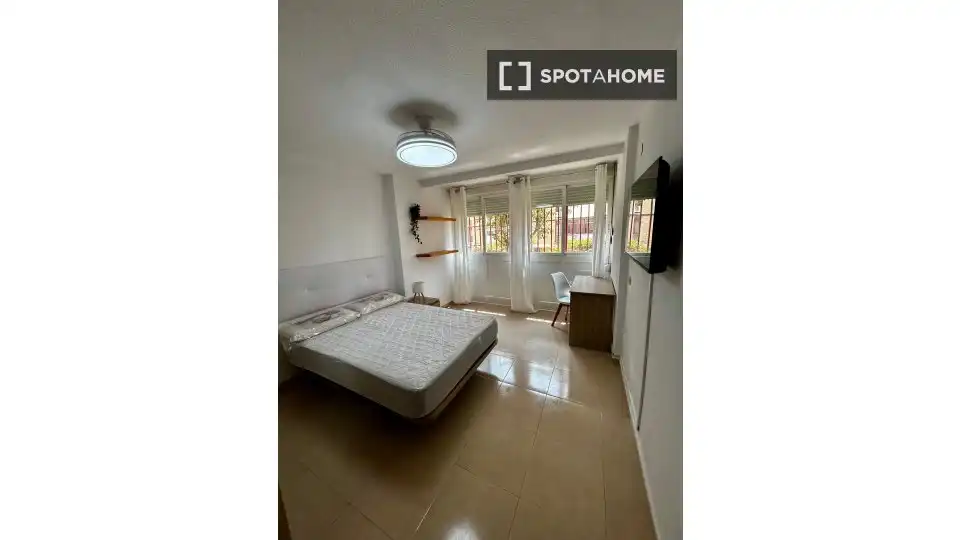 Habitación de Piso de alquiler en Alicante / Alacant con Aire acondicionado, Calefacción y Amueblado