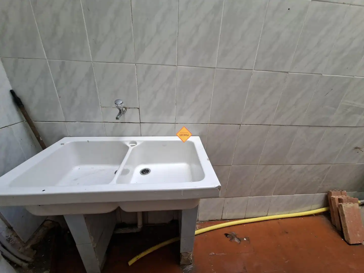 Baño de Piso en venta en Burjassot con Terraza