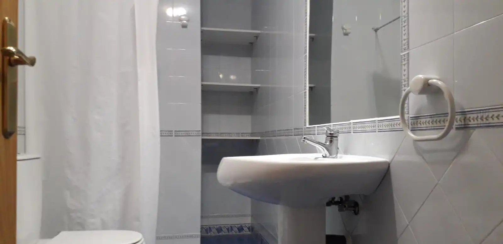 Bathroom of Apartments for rent in Ciudad Real  with Furnished