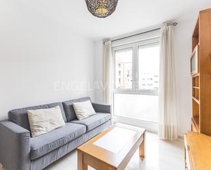 Sala d'estar de Apartament de lloguer en  Madrid Capital amb Aire condicionat, Calefacció i Moblat