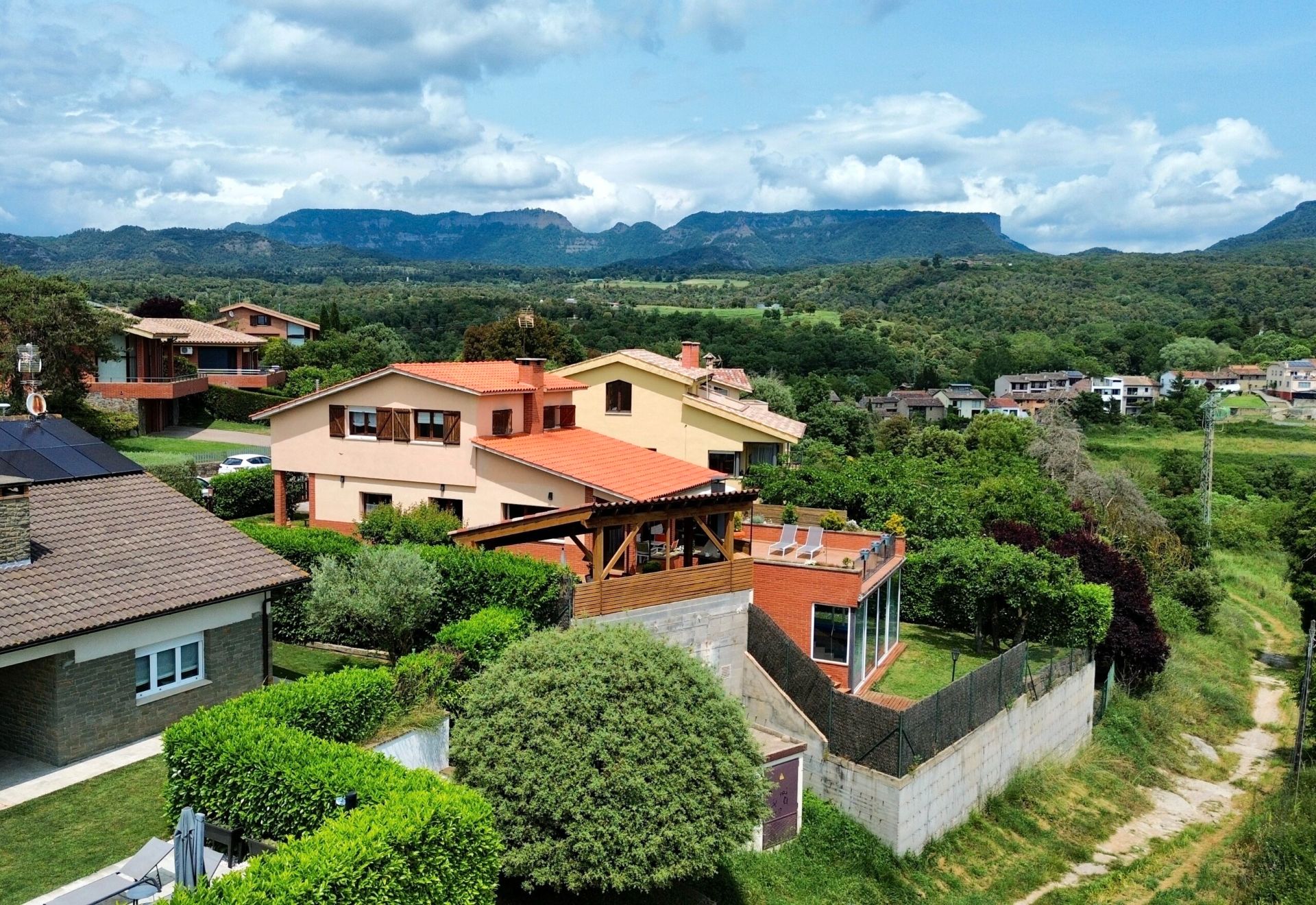 Exterior view of House or chalet for sale in L'Esquirol  with Heating, Private garden and Terrace