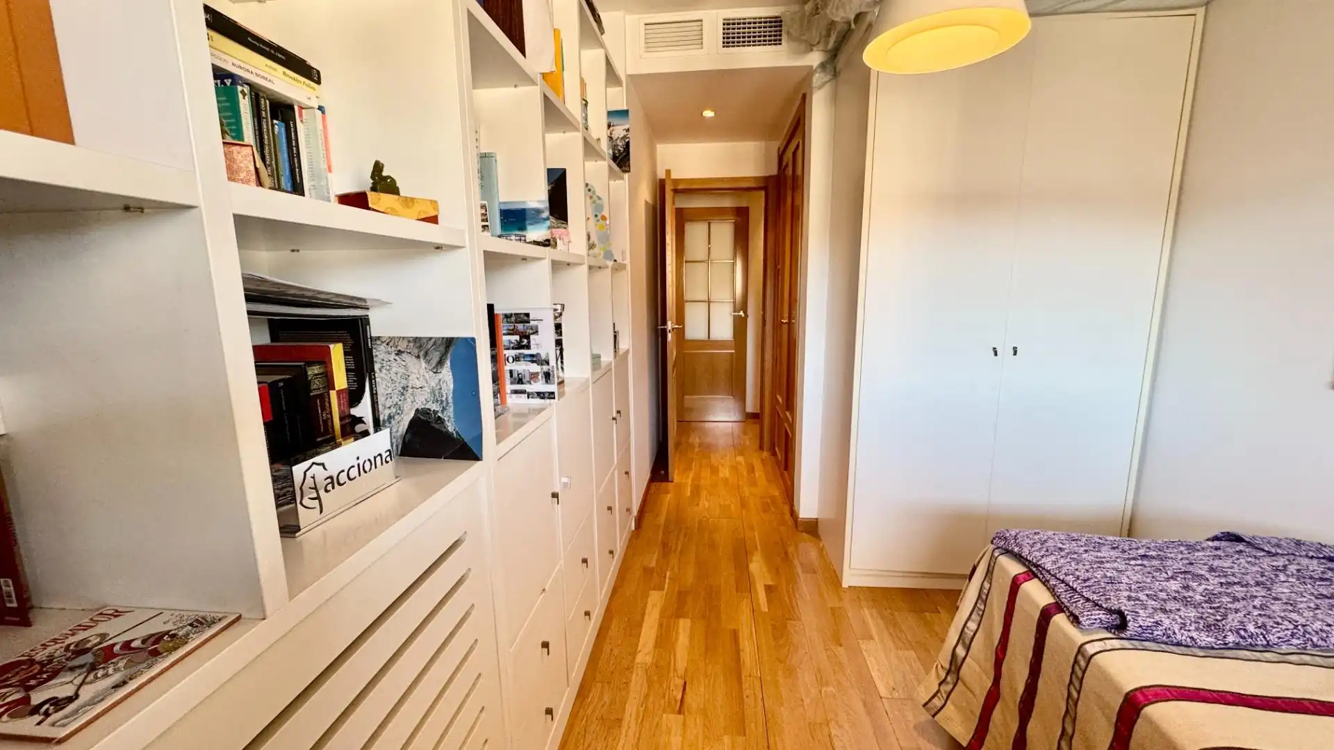 Flat for sale in Avenida Avenida de la Ilustración, 85, Campus de la Salud