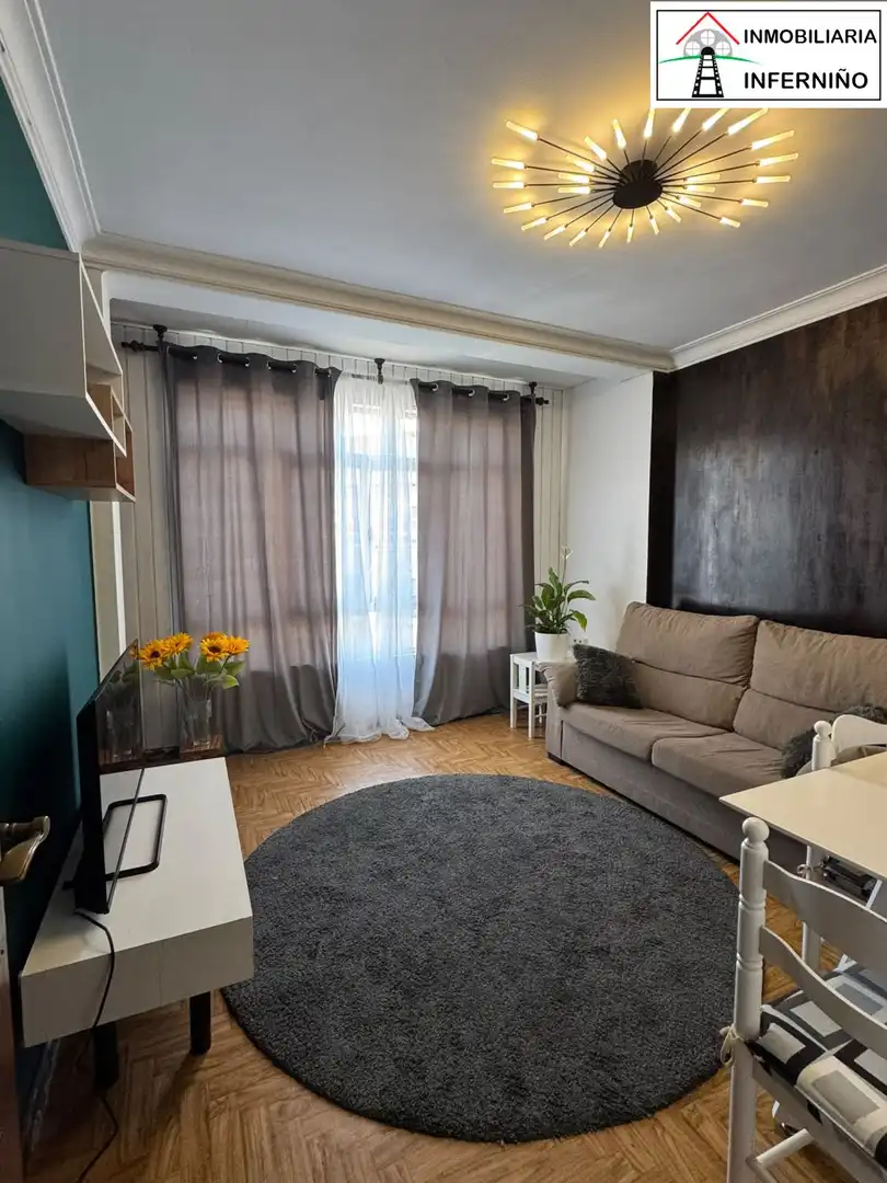 Wohnzimmer von Wohnung zum Verkauf in Ferrol mit Abstellraum und Balkon