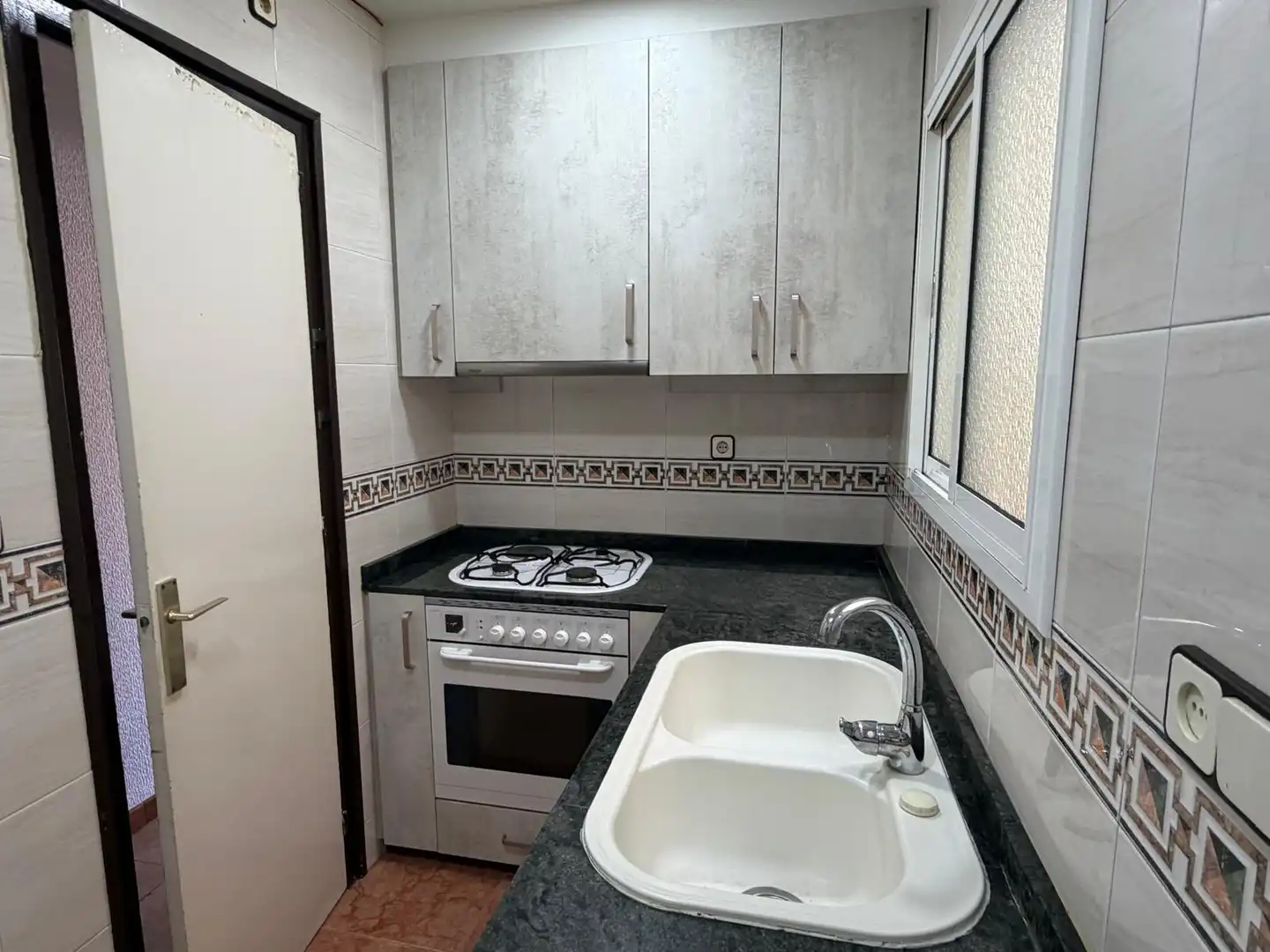 Kitchen of Flat for sale in Barcelona  with Heating and Balcony