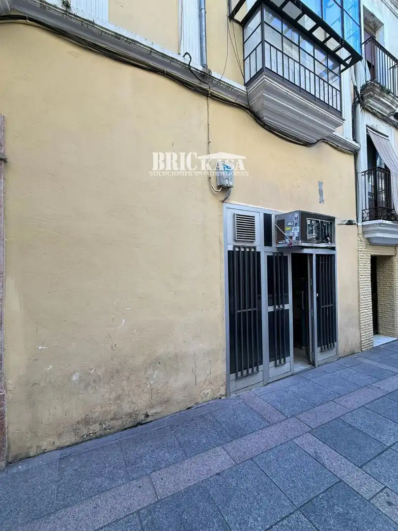 Business premises for sale in Casco Antiguo, imagen 2