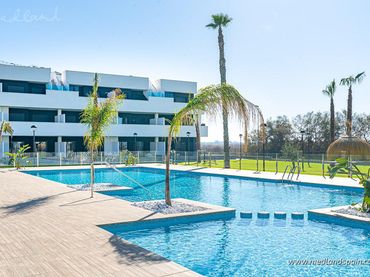 Apartamento con piscina en venta en El Raso