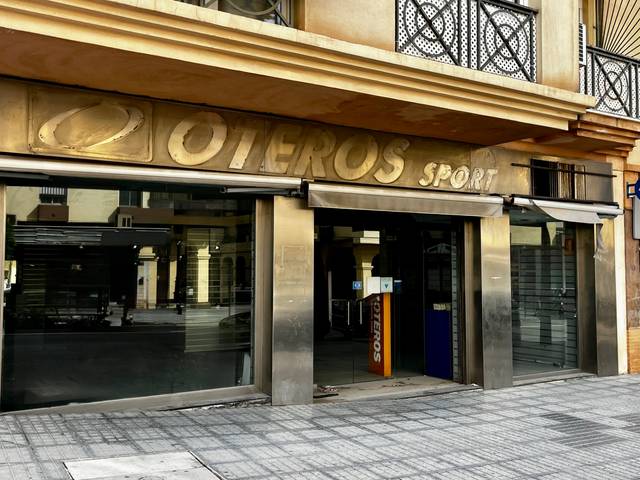 Local comercial en Venta en Calle Barrero de Capuchinos, 2 en Capuchinos - Los Olivos