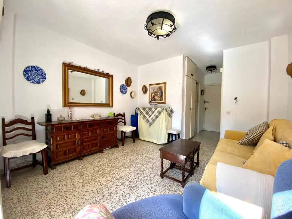 Sala de estar de Estudio en venta en Benalmádena con Terraza y Amueblado