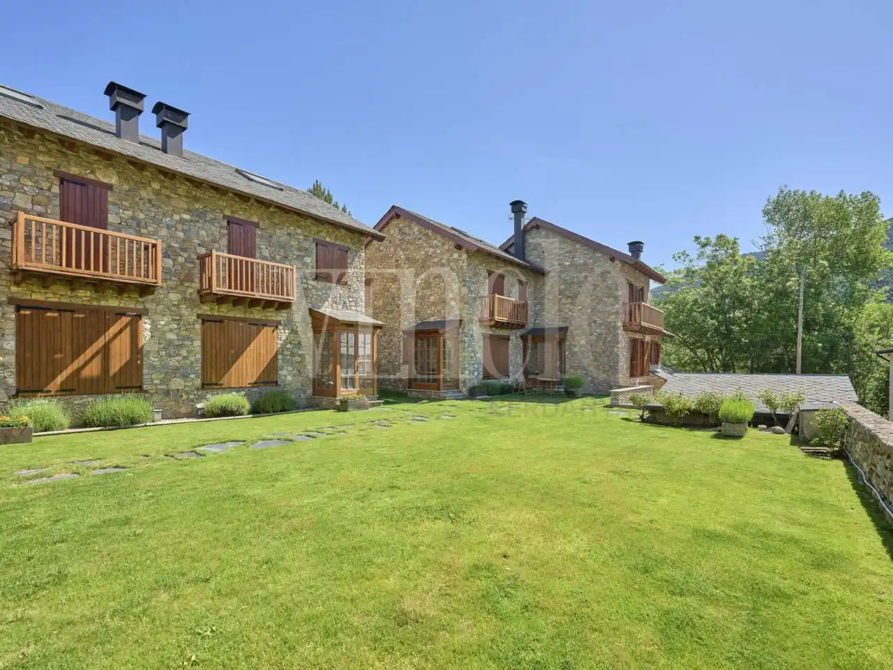 Vista exterior de Casa adosada en venta en Urús con Parquet y Terraza