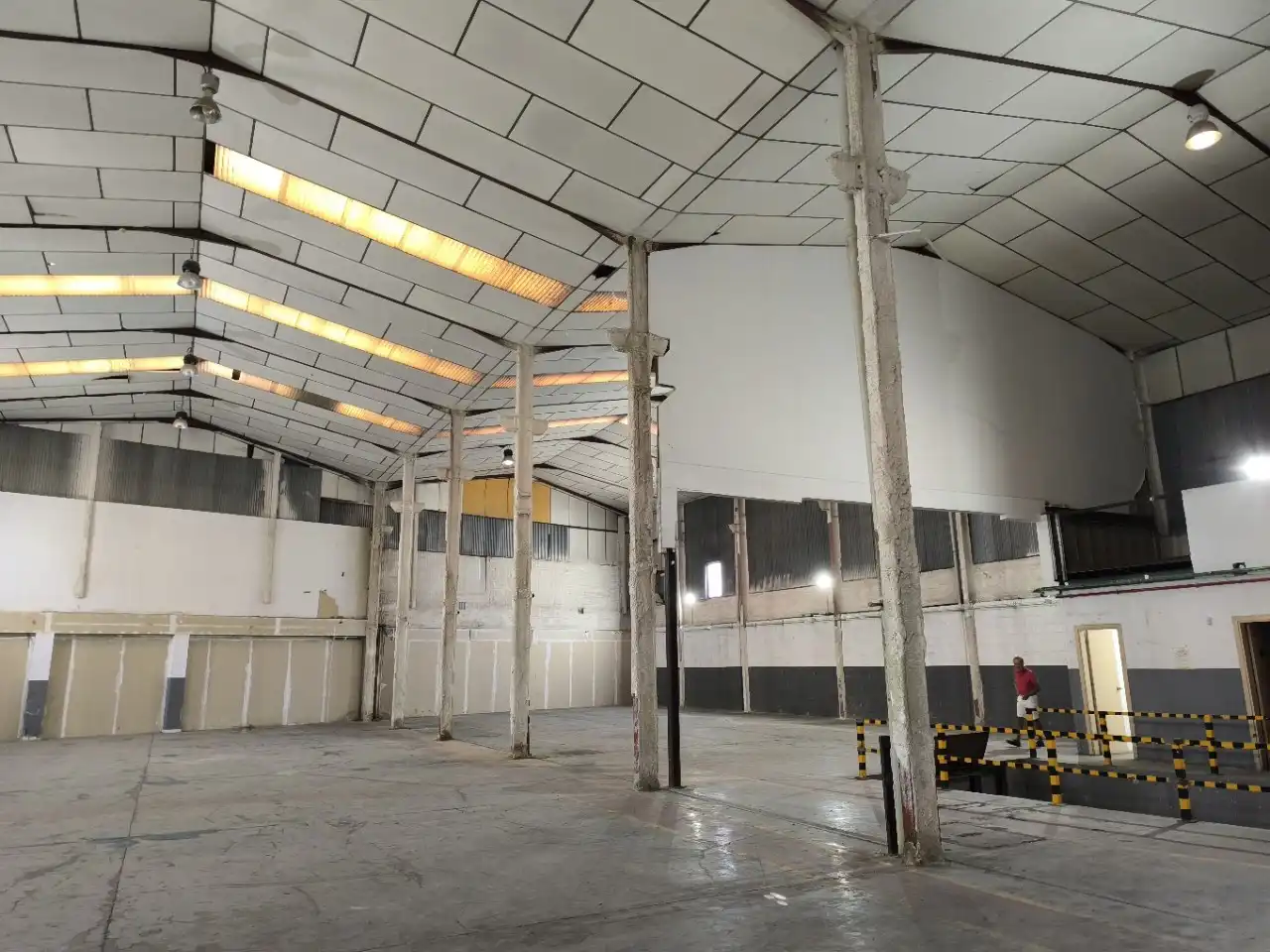 Fabrikhallen zum Verkauf in Sant Boi de Llobregat