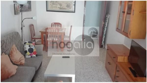 Sala d'estar de Pis de lloguer en  Sevilla Capital amb Aire condicionat, Traster i Moblat