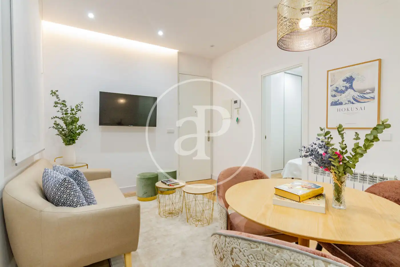 Living room of Flat for rent in Madrid  with Air Conditioner, Heating and Furnished