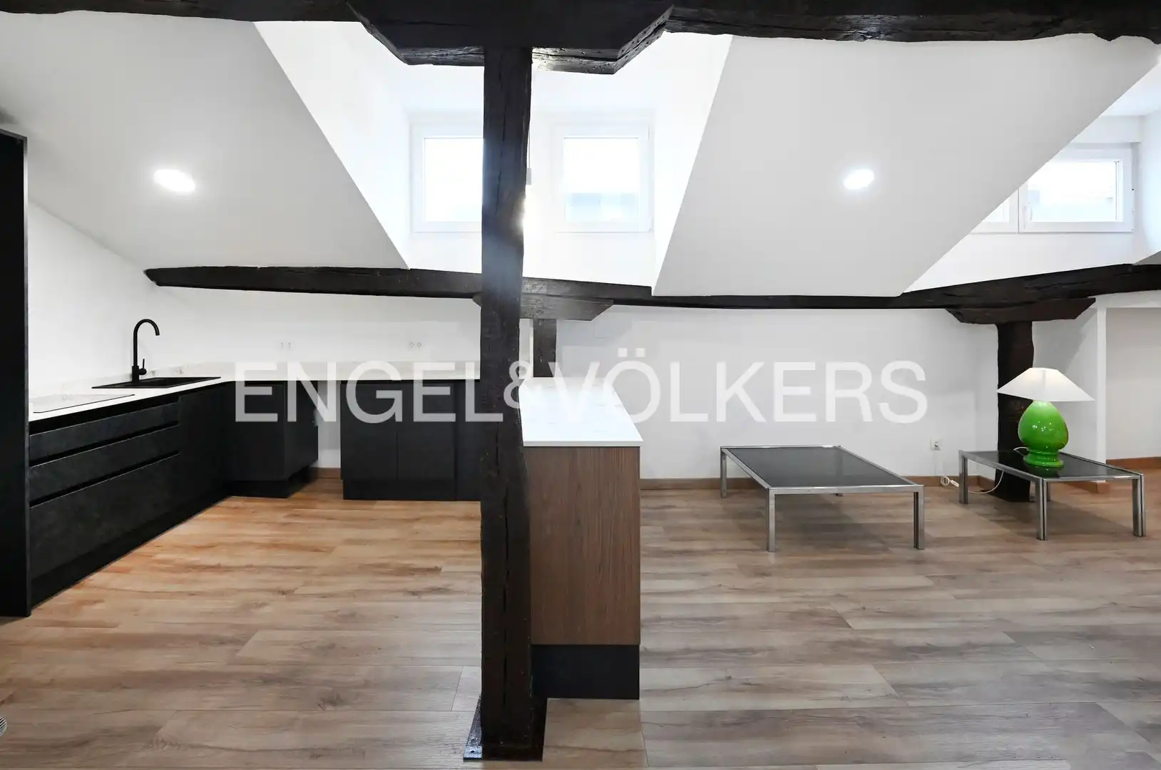 Sala de estar de Ático en venta en Santander con Calefacción, Parquet y Balcón