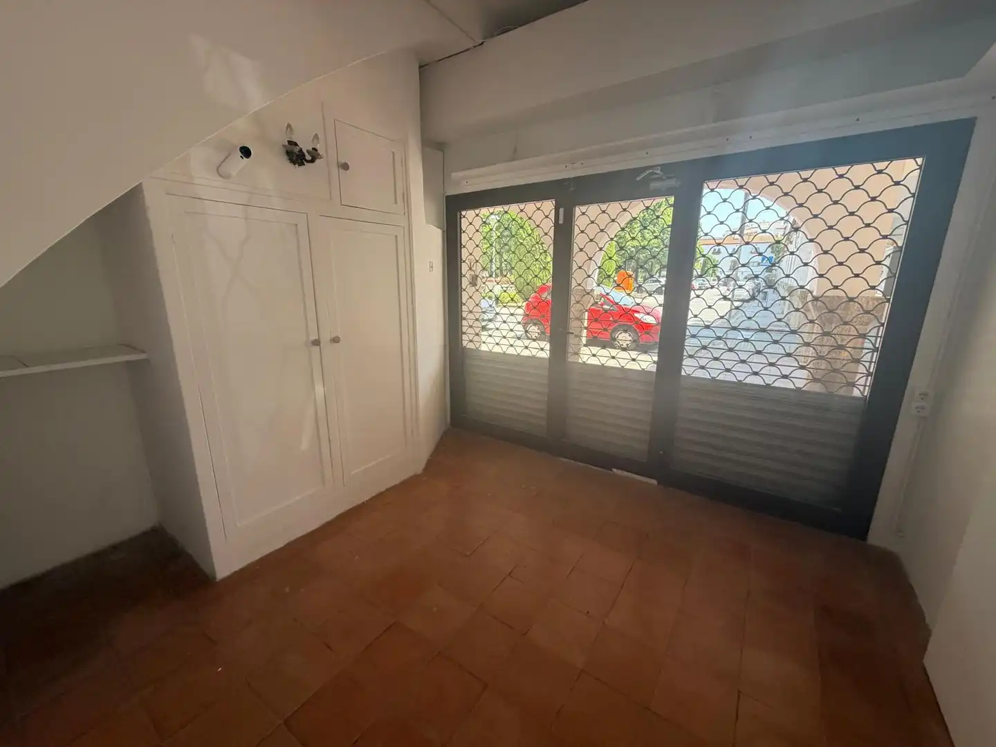 Einfamilien-Reihenhaus zur Miete in Girona mit Heizung und Terrasse