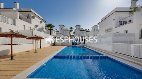 Chalet Independiente en Urbanización La Marina