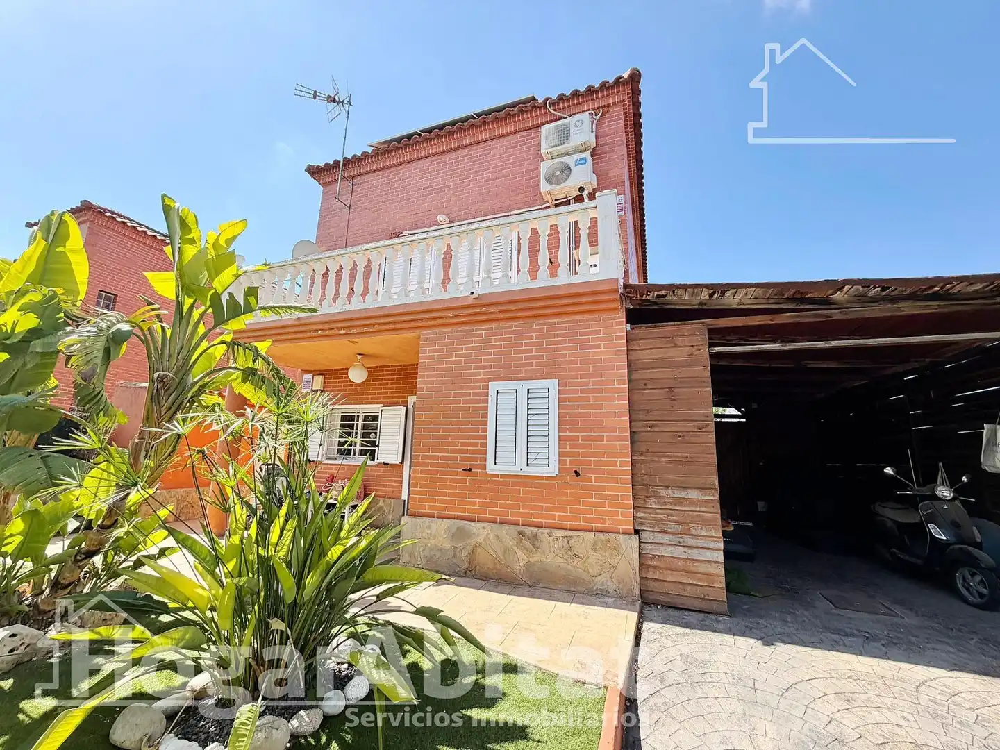 Exterior view of Houses for sale in Moncada  with Air Conditioner, Heating and Private garden