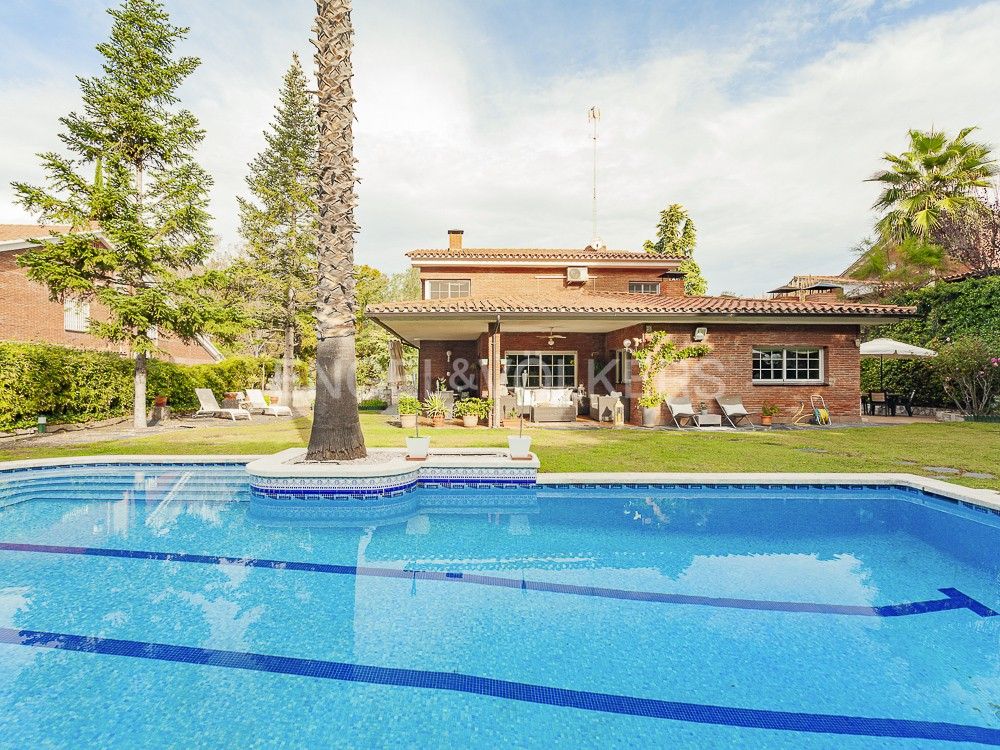 Vista exterior de Casa o xalet en venda en Sant Quirze del Vallès amb Aire condicionat, Calefacció i Jardí privat
