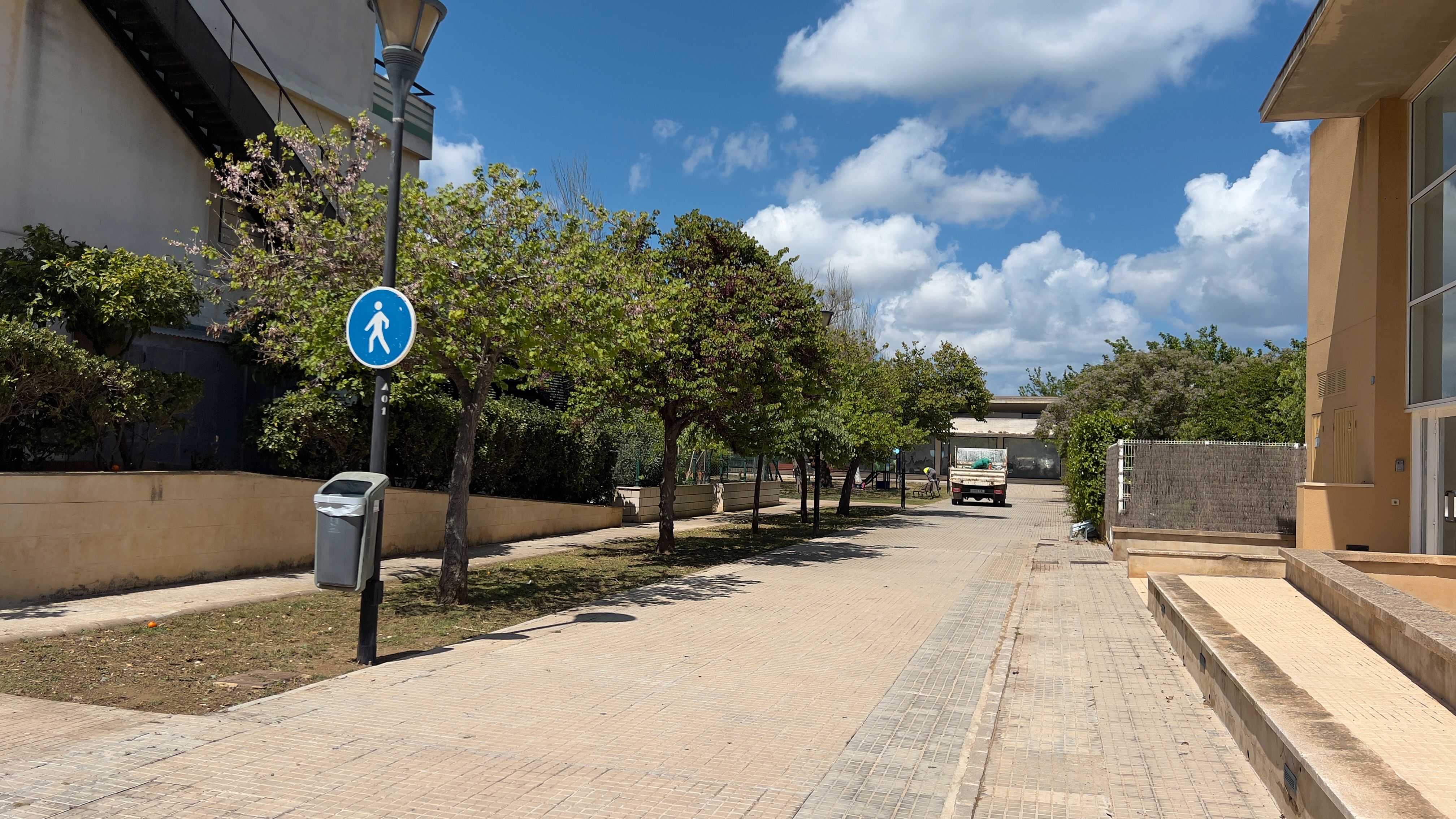 Vista exterior de Local en venda en Alcúdia amb Aire condicionat