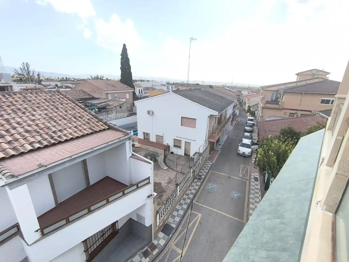 Außenansicht von Dachboden zum Verkauf in Pulianas mit Terrasse und Balkon
