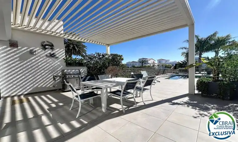 Casa con piscina en venta en Carrer Llobregat, imagen 14