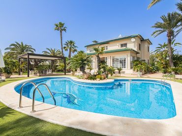 Villa con piscina in vendita a Elche ciudad