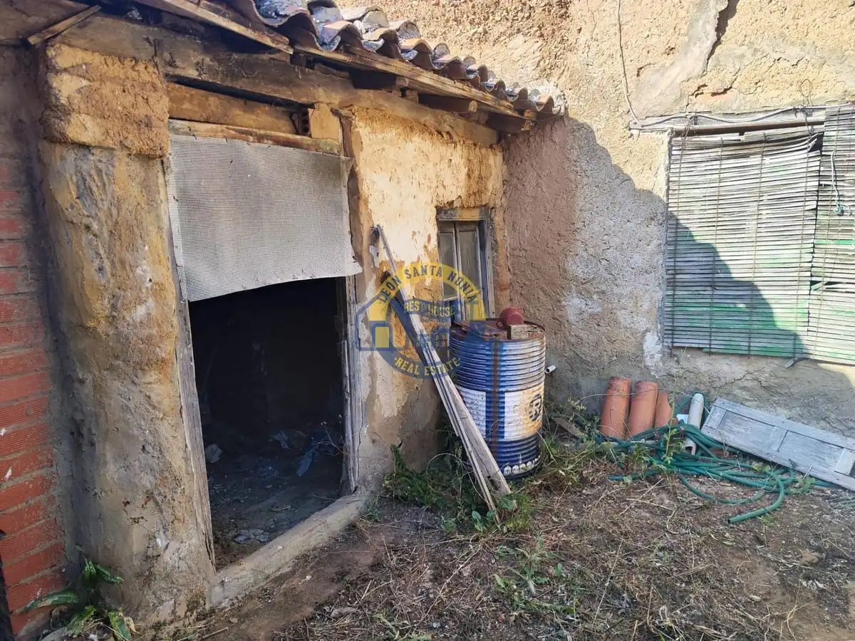 Houses for sale in Valdevimbre  with Parquet flooring