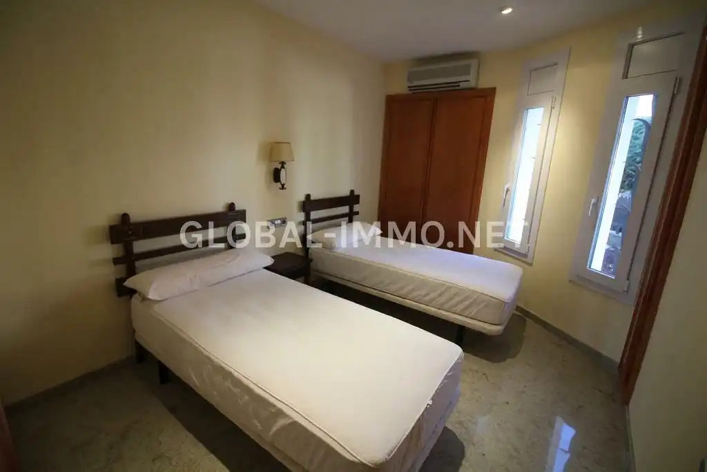 Habitación de Casa o chalet en venta en Roses con Aire acondicionado, Calefacción y Jardín privado
