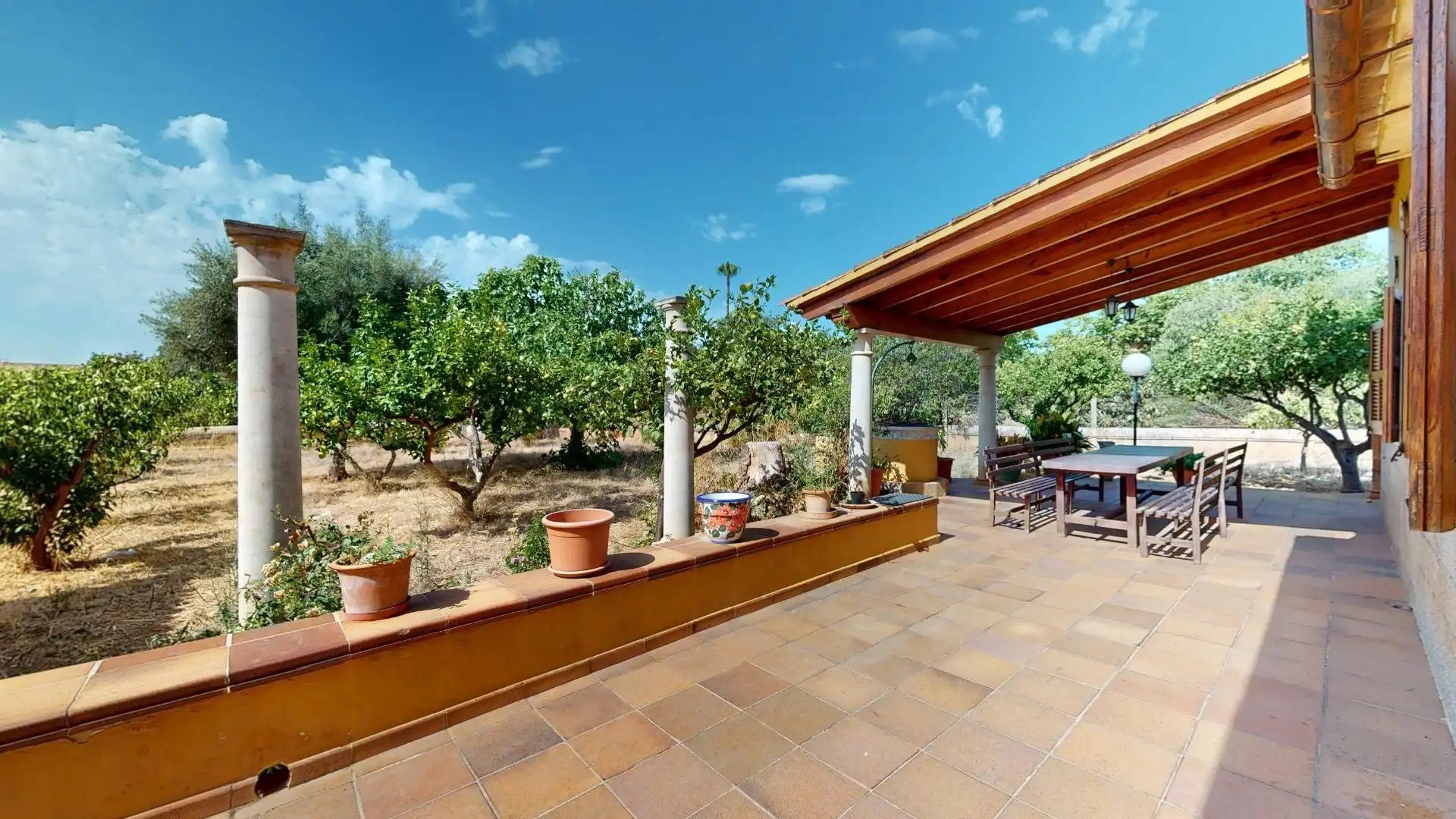 Terrasse von Country house zum Verkauf in  Palma de Mallorca mit Klimaanlage, Heizung und Privatgarten