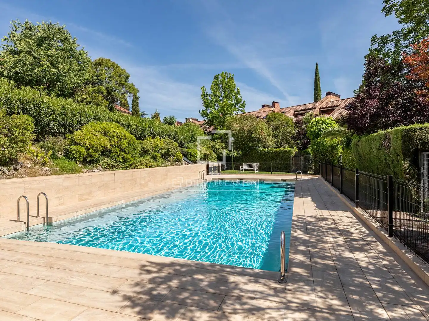 Piscina de Casa o xalet en venda en Majadahonda amb Aire condicionat, Jardí privat i Terrassa