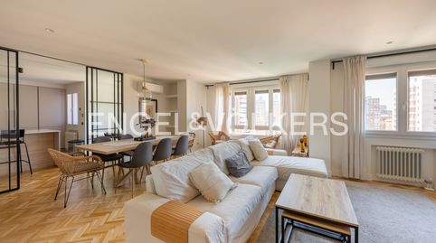 Foto 4 de Ático de alquiler en Costillares, Madrid Capital