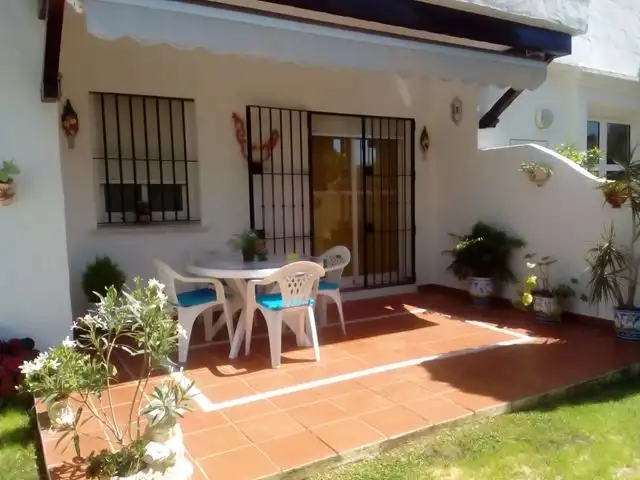 Flat with pool to rent in Avenida Reina Sofía 1