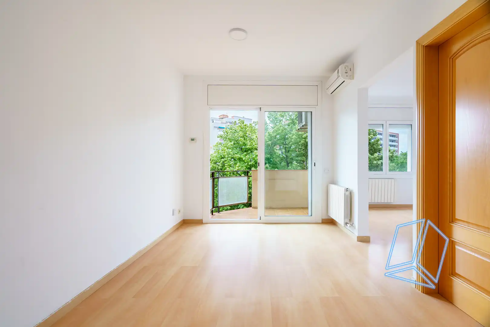 Terraza de Piso en venta en L'Hospitalet de Llobregat con Calefacción y Balcón
