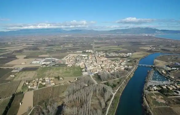Vista exterior de Pis en venda en Sant Pere Pescador amb Aire condicionat, Calefacció i Terrassa