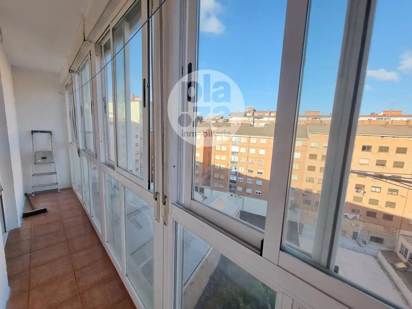 Vista exterior de Piso en venta en Burgos con Calefacción y Terraza