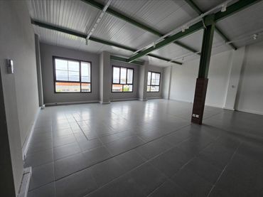 Oficina en venta en Polígono Industrial de Bayas, 16