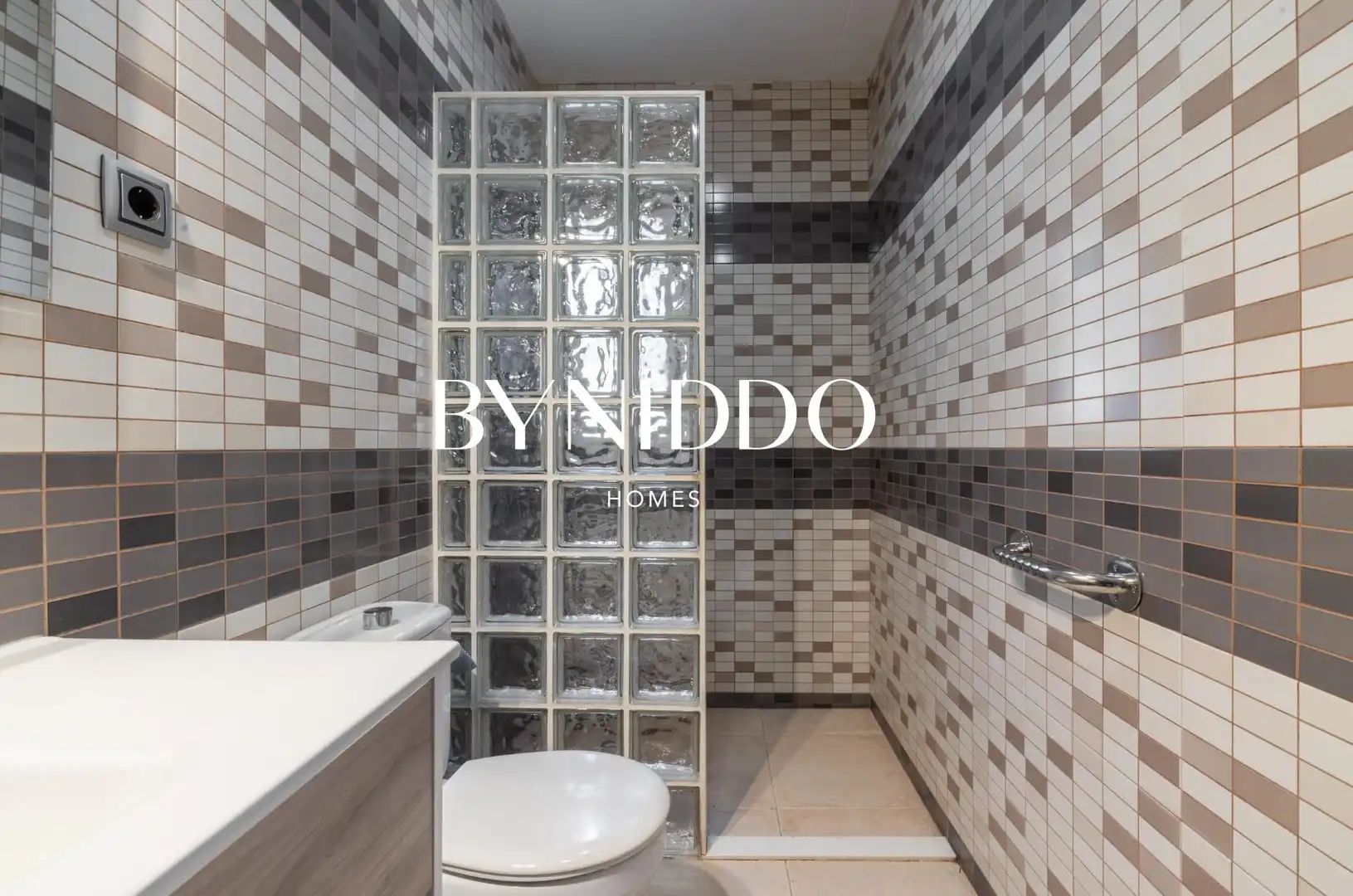 Bathroom of Houses for sale in Sant Cugat del Vallès  with Heating, Private garden and Terrace