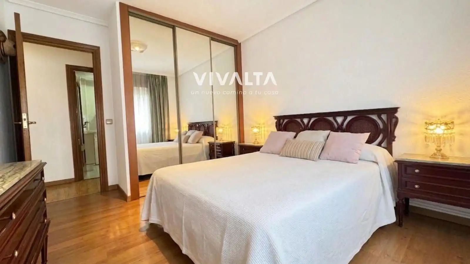 Bedroom of Flat for sale in Madrid  with Air Conditioner, Heating and Storage room