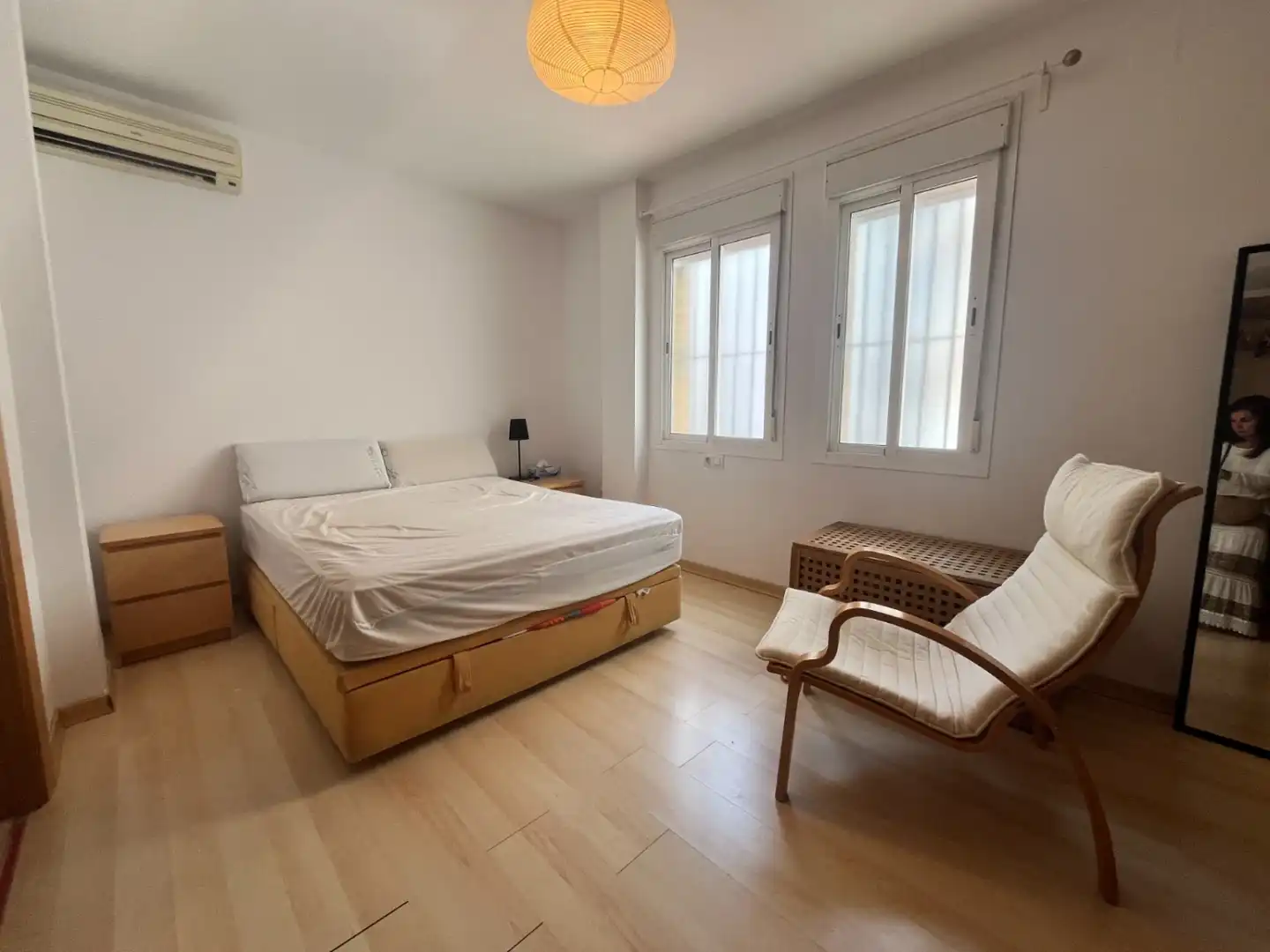Habitación de Apartamento de alquiler en Sevilla con Aire acondicionado, Calefacción y Amueblado