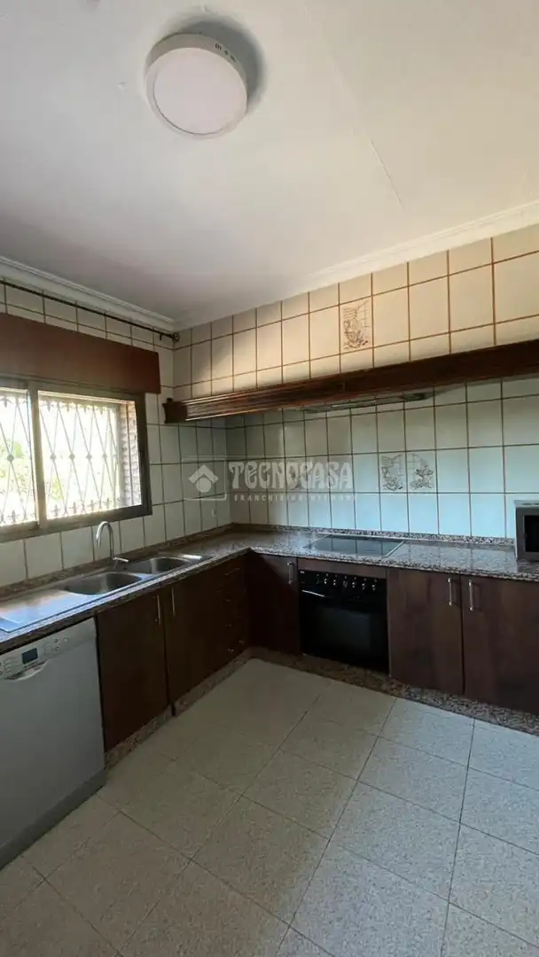 Cuina de Casa o xalet en venda en Mairena del Alcor amb Aire condicionat